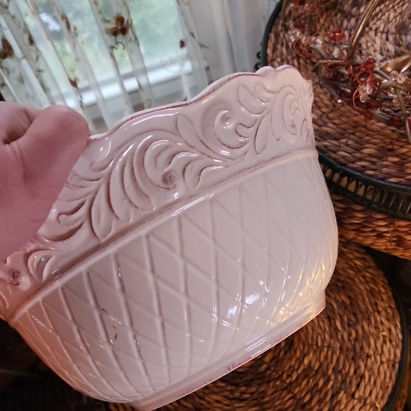 VINTAGE ISABELLA BY JC PENNEY HOME COLLECTION SALAD SERVING BOWL-IVORY-10 X 10 - Picture 2 of 6